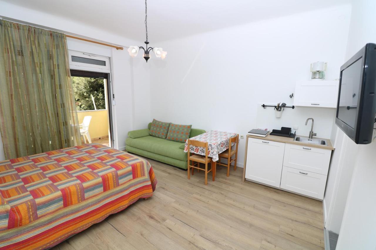 Studio Apartments Cavrak With Terrace Baska  Luaran gambar